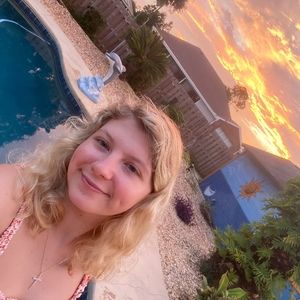 Meet your Posher, Abby